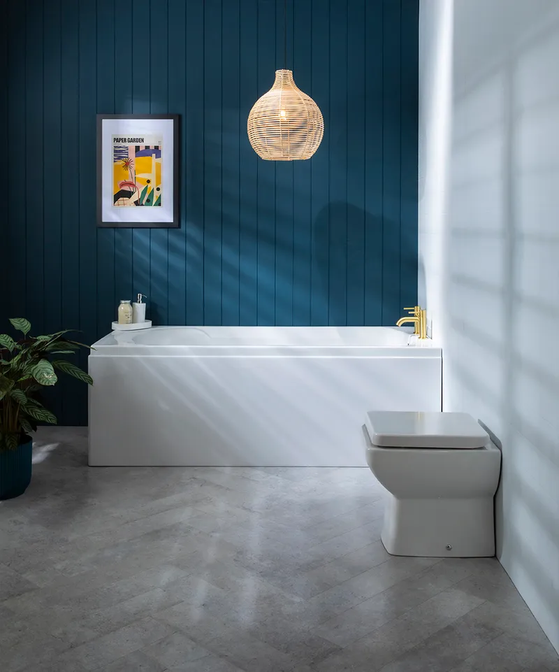 ARC Carronite Single Ended Bath with Legs 1700x700mm in White Gloss