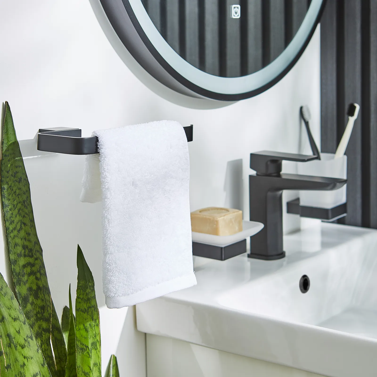 K-Vit Black Matt Premium Towel Ring in Black Matt - photograph 2